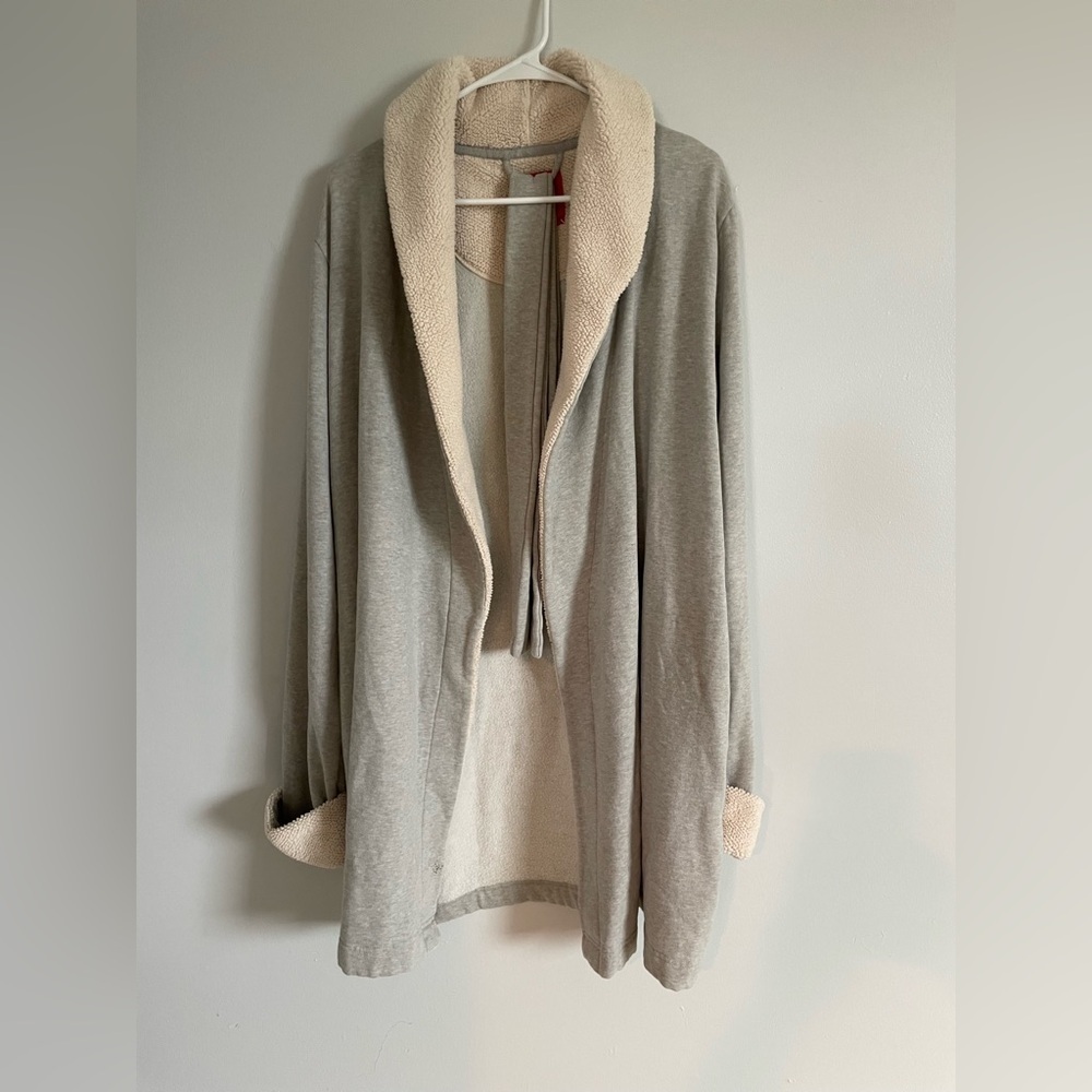 Victoria's Secret Cozy Plush Robe grey with pockets and tie size XL